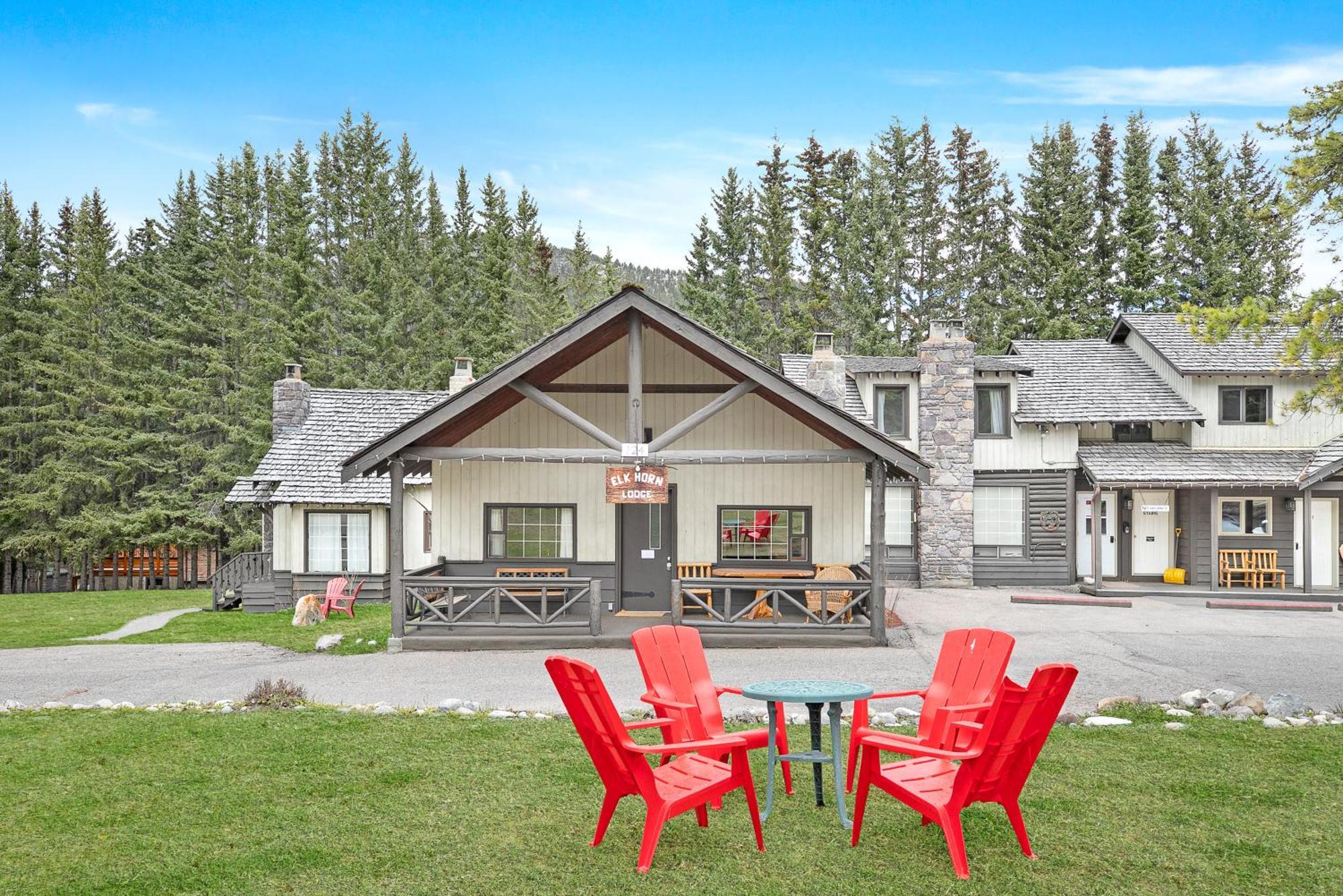 Elkhorn Lodge Vacation Rentals Банф Экстерьер фото