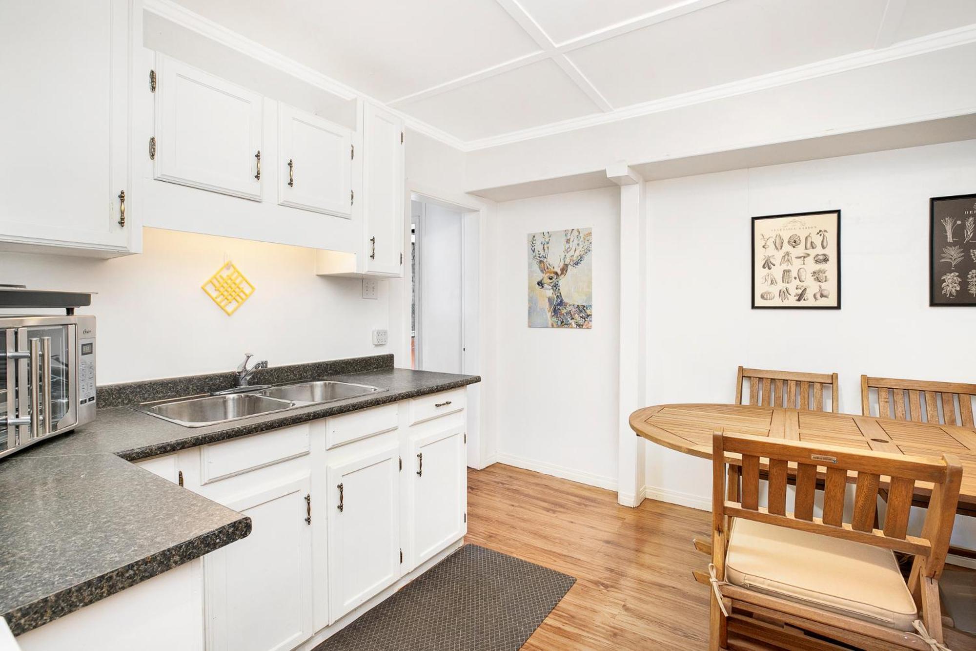 Elkhorn Lodge Vacation Rentals Банф Экстерьер фото
